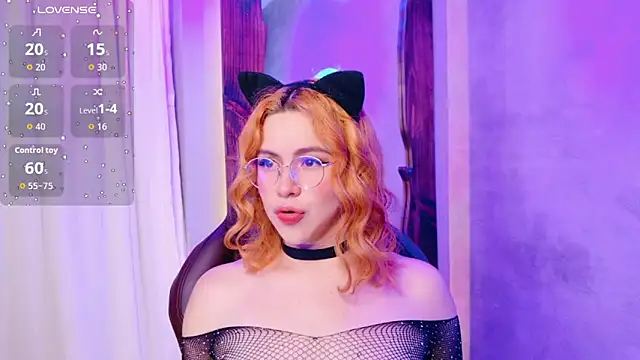 sussiestrawberry online show from November 2025 05:29:02 AM