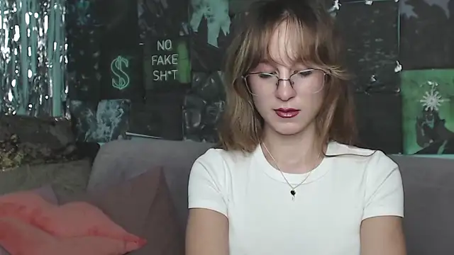 AlishaKellyi online show from October 2025 06:01:01 AM