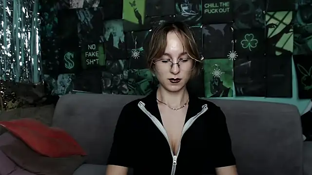 AlishaKellyi online show from November 2025 05:50:01 PM