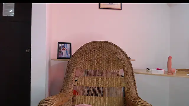 Snapshot of bela1xx chatting on October 2025 04:18:01 PM bela1xx online show from October 2025 04:18:01 PM