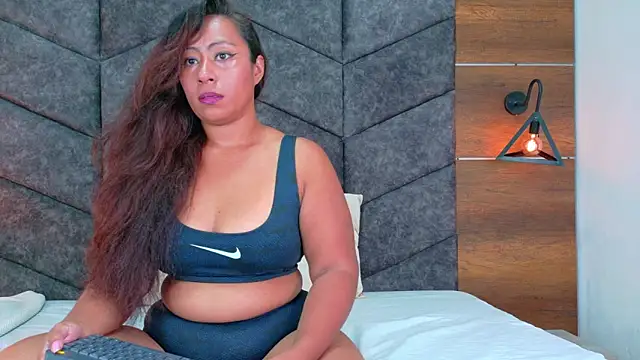 SeleneGibson   online show from February 2026 07:25:01 PM