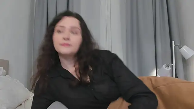 Camilla Rowen online show from May 2026 08:36:01 PM