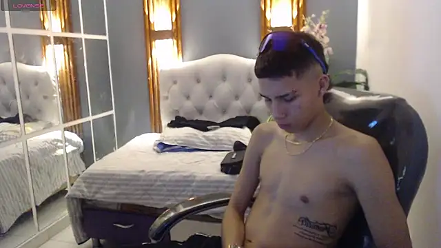 paul ponce online show from December 2025 10:57:02 PM