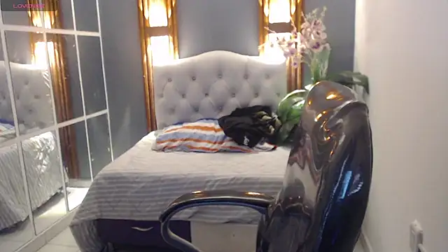 paul ponce online show from December 2025 06:08:01 PM