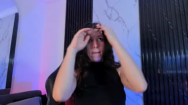 LolaMustaine  online show from November 2025 09:41:01 PM