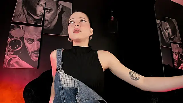 LolaMustaine  online show from November 2025 09:26:02 PM