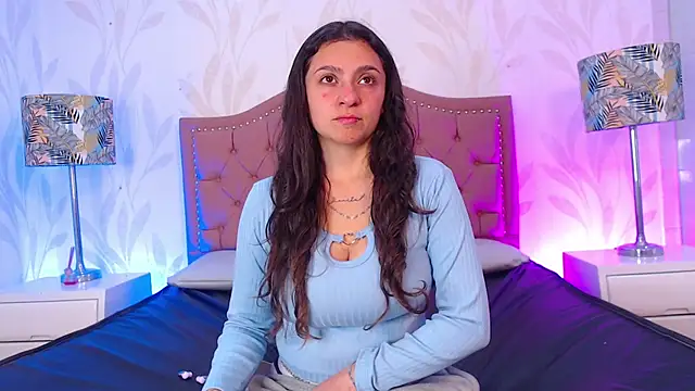 Emmy Palacios online show from December 2025 12:11:01 PM