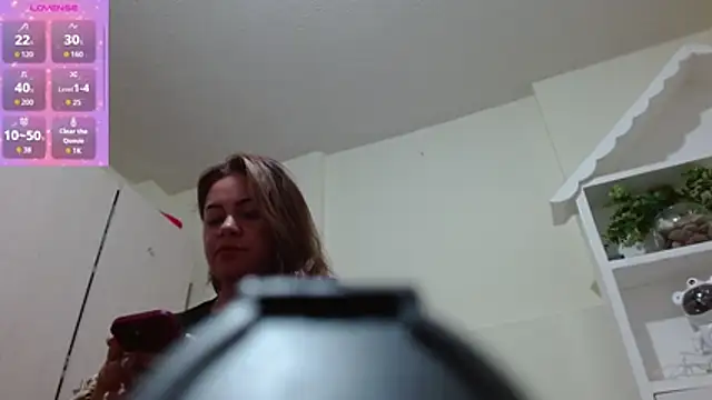 Kristalnoa online show from February 2026 04:37:01 PM