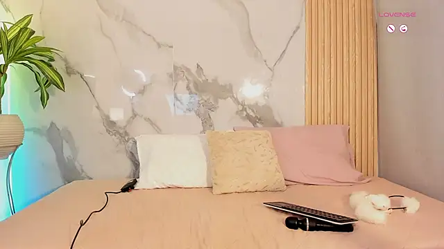 Fyre divine online show from April 2026 10:28:01 AM