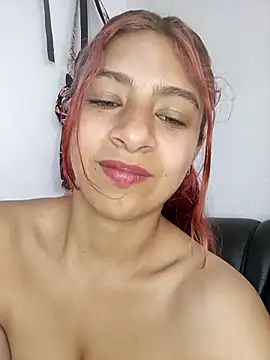 Snapshot of Lunatemptress4 chatting on February 2026 02:14:01 PM Lunatemptress4 online show from February 2026 02:14:01 PM