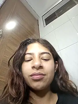 Snapshot of Lunatemptress4 chatting on May 2026 12:20:01 PM Lunatemptress4 online show from May 2026 12:20:01 PM