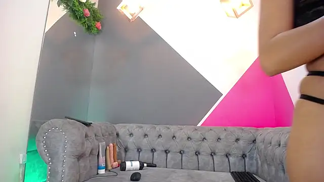 Gigi Scott  online show from November 2025 03:21:01 AM