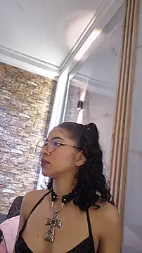 Victoria Dubois  online show from October 2025 12:28:01 PM