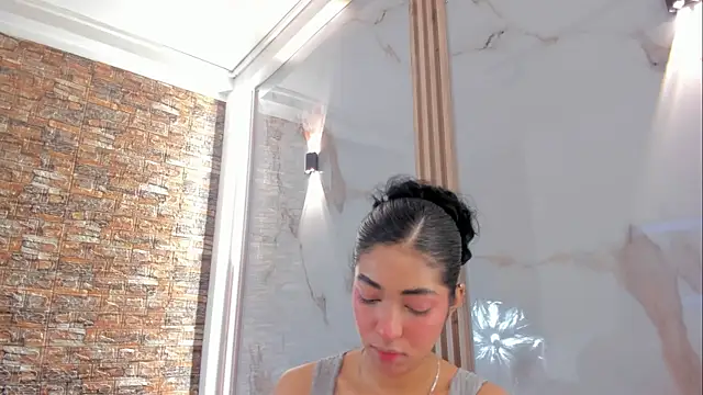 Victoria Dubois  online show from November 2025 12:08:01 PM