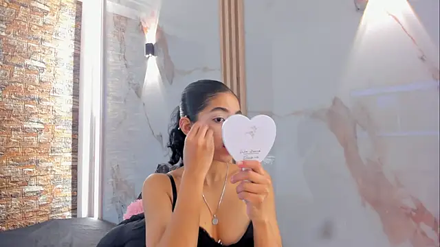 Victoria Dubois  online show from November 2025 12:21:02 PM