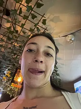 Lia  white online show from November 2025 10:34:02 PM