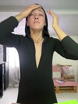 Lia  white online show from November 2025 01:14:02 PM