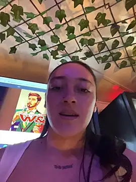 Lia  white online show from December 2025 10:48:02 PM