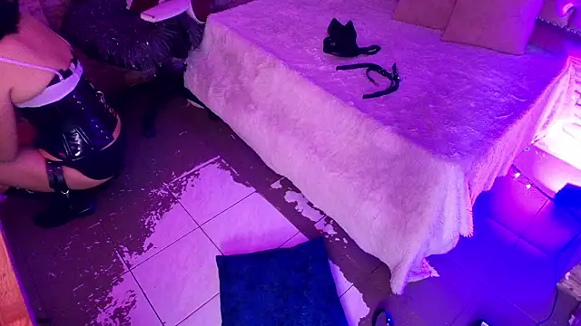 Roxanne Han online show from March 2026 12:19:02 PM