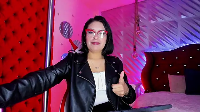 Roxanne Han online show from May 2026 12:12:02 PM