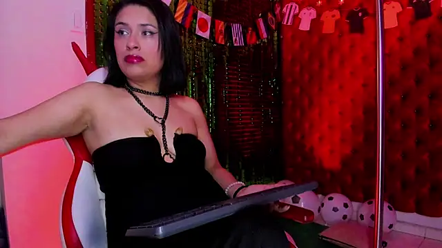 Snapshot of Roxanne_Han chatting on June 2026 12:38:01 PM Roxanne Han online show from June 2026 12:38:01 PM