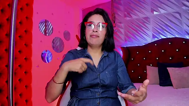 Roxanne Han online show from May 2026 12:17:01 PM