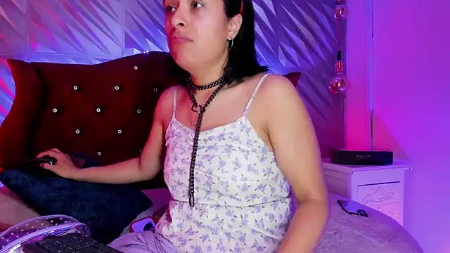 Snapshot of Roxanne_Han chatting on July 2026 12:37:01 PM Roxanne Han online show from July 2026 12:37:01 PM