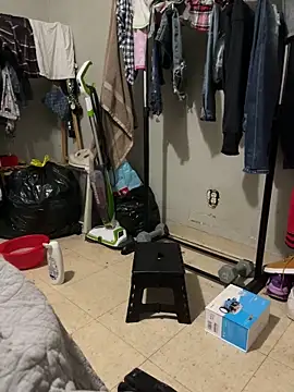 DiabloDicc74 online show from November 2025 05:29:02 AM