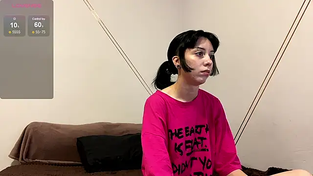 Snapshot of MoniShy chatting on November 2025 01:06:02 PM MoniShy online show from November 2025 01:06:02 PM