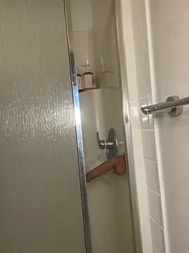 elliepixie online show from April 2026 11:28:01 PM