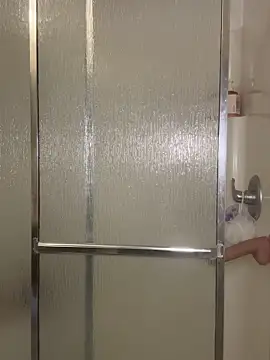 elliepixie online show from April 2026 11:31:01 PM