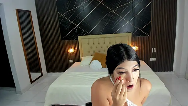 Snapshot of Milu_17 chatting on November 2025 11:00:01 AM Milu 17 online show from November 2025 11:00:01 AM