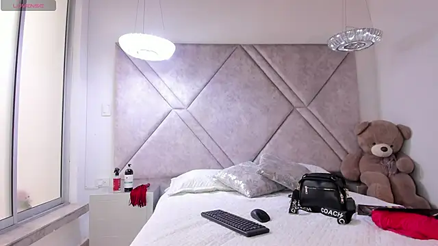 Videl Star online show from December 2025 07:04:01 PM