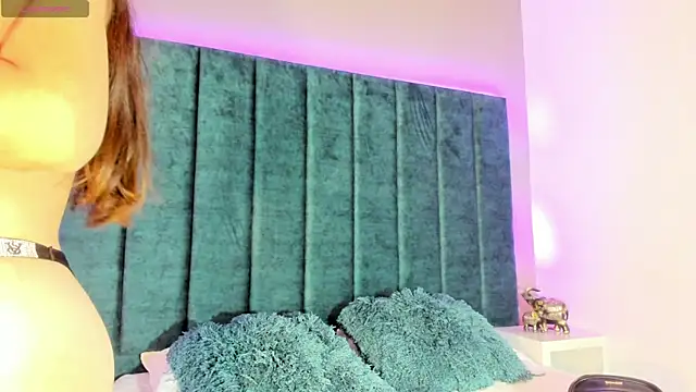 Videl Star online show from November 2025 12:42:02 PM