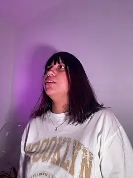 misschloe  online show from November 2025 04:11:01 PM