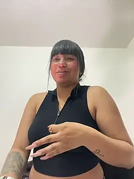 misschloe  online show from November 2025 05:40:02 PM