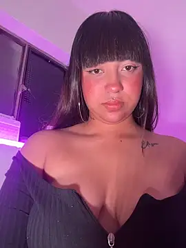 misschloe  online show from November 2025 04:11:01 PM