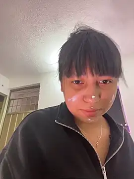 misschloe  online show from November 2025 04:32:02 PM