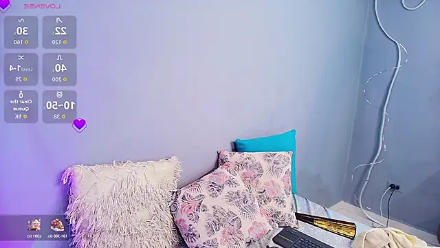 NaomiQueents online show from November 2025 08:09:02 PM