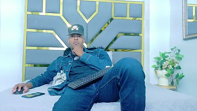 Neytanmalcon online show from November 2025 09:03:02 PM