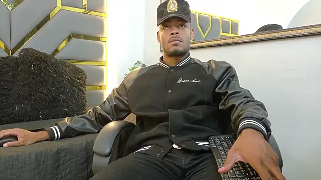 Neytanmalcon online show from November 2025 09:07:01 PM