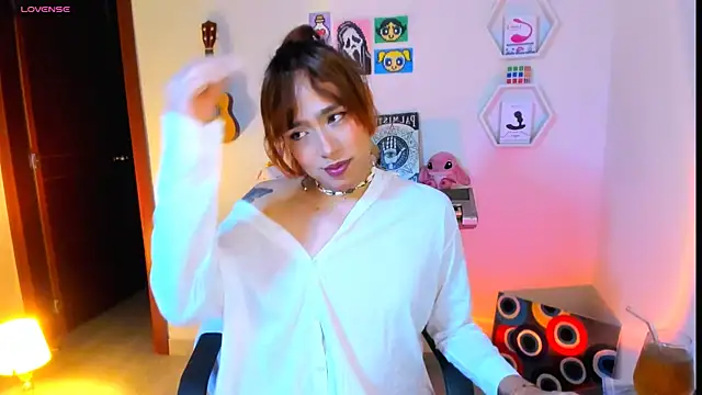 AdelineEsposito online show from March 2026 02:33:02 AM