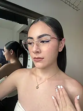 IslaCole online show from February 2026 09:47:02 PM