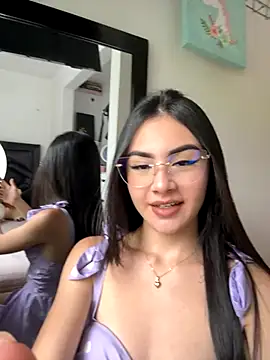 IslaCole online show from November 2025 08:13:01 PM