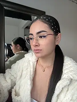 IslaCole online show from February 2026 10:39:02 PM