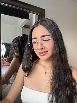 IslaCole online show from February 2026 09:24:01 PM