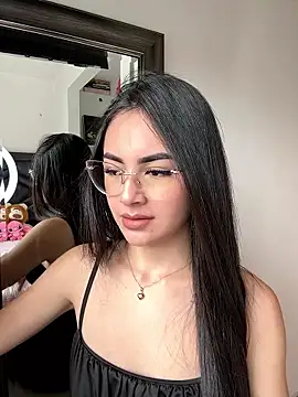 IslaCole online show from January 2026 07:06:02 PM