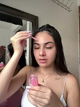 IslaCole online show from April 2026 06:53:01 PM