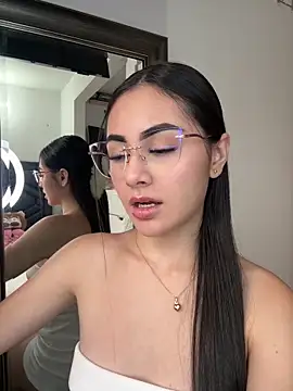 IslaCole online show from March 2026 10:57:01 PM