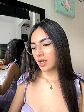 IslaCole online show from November 2025 08:46:02 PM